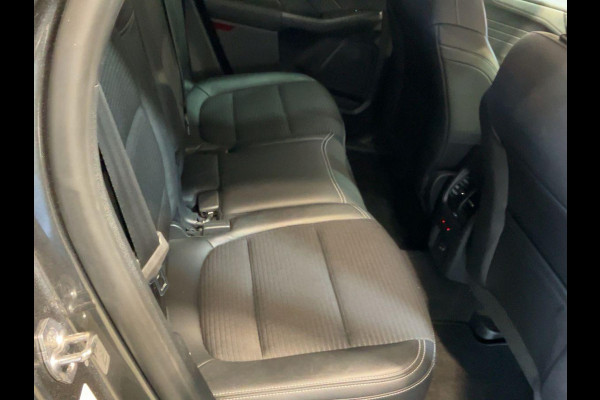 Ford Kuga 2.5 PHEV Titanium X 225pk Adaptieve Cruise | Winterpack | Dodehoeksensoren | Achteruitrijcamera | Half lederen Bekleding
