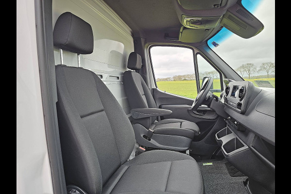 Mercedes-Benz Sprinter 515 Bakwagen Laadklep Dubbellucht Zijdeur Mbux Cruise