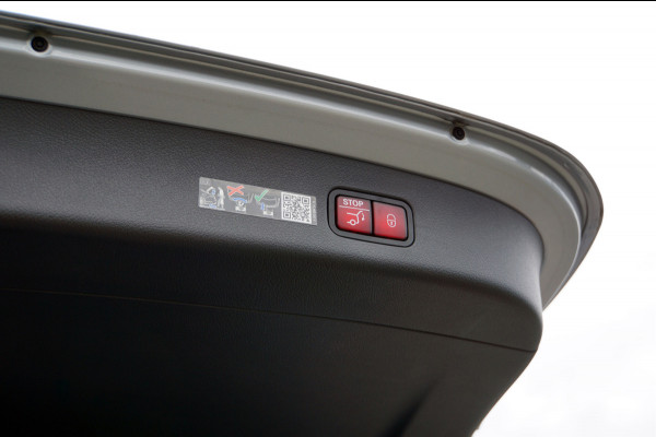 Mercedes-Benz GLC GLC 400 e 4MATIC AMG Line | Burmester Panorama Trekhaak Keyless Digital Winter