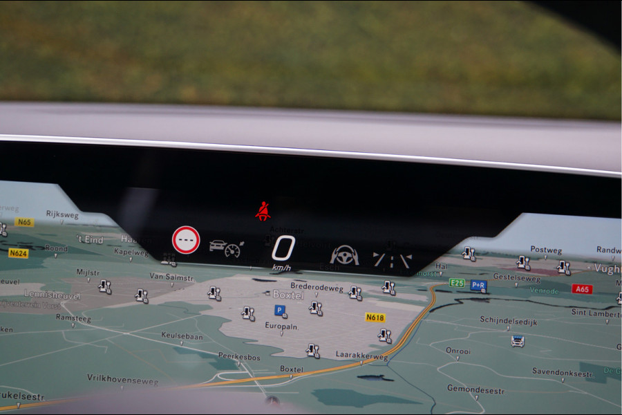 Mercedes-Benz GLC GLC 400 e 4MATIC AMG Line | Burmester Panorama Trekhaak Keyless Digital Winter