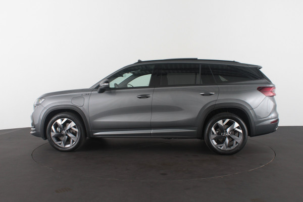 Škoda Kodiaq 1.5 TSI PHEV Sportline Business > Panorama/Trekhaak/Graphite Grey (nieuw)