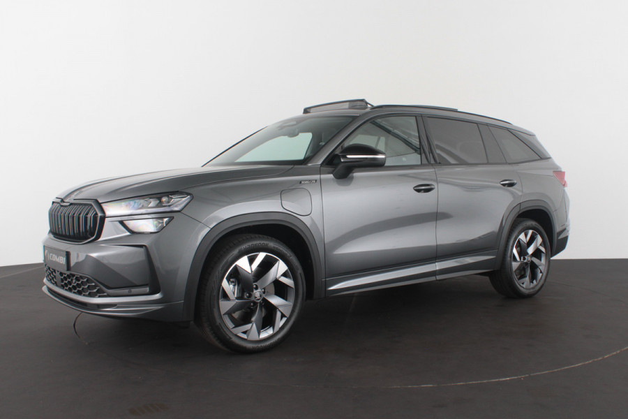 Škoda Kodiaq 1.5 TSI PHEV Sportline Business > Panorama/Trekhaak/Graphite Grey (nieuw)