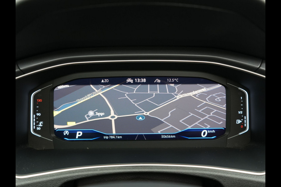 Volkswagen T-Roc Cabrio 1.5 TSI 2 x R-Line 150pk DSG Dealer O.H | Valcona Lederen Sportstoelen | Adaptive Cruise | Trekhaak Afn. | Beats Audio | IQ Drive | 19"L.M | Camera | Stuurverwarming |  Keyless | Matrix LED |