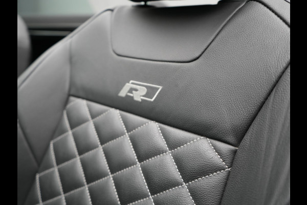 Volkswagen T-Roc Cabrio 1.5 TSI 2 x R-Line 150pk DSG Dealer O.H | Valcona Lederen Sportstoelen | Adaptive Cruise | Trekhaak Afn. | Beats Audio | IQ Drive | 19"L.M | Camera | Stuurverwarming |  Keyless | Matrix LED |