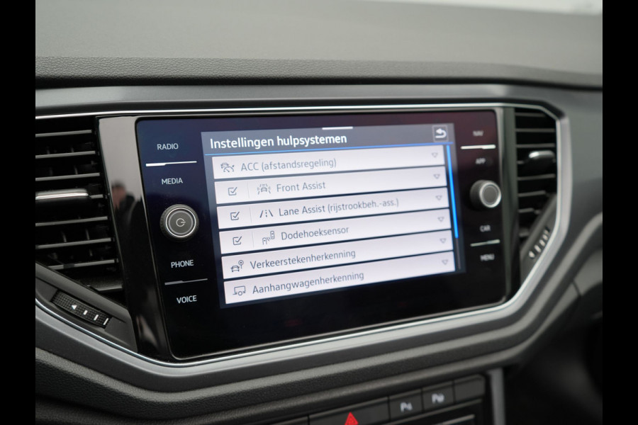 Volkswagen T-Roc Cabrio 1.5 TSI 2 x R-Line 150pk DSG Dealer O.H | Valcona Lederen Sportstoelen | Adaptive Cruise | Trekhaak Afn. | Beats Audio | IQ Drive | 19"L.M | Camera | Stuurverwarming |  Keyless | Matrix LED |