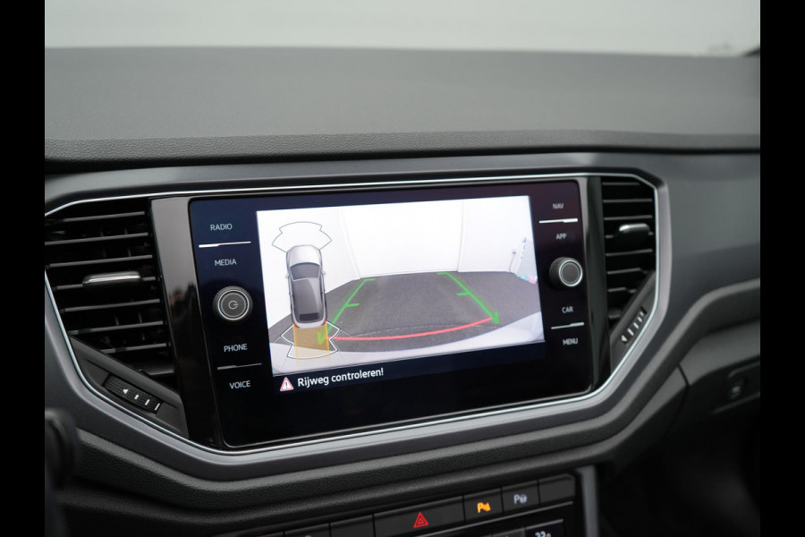 Volkswagen T-Roc Cabrio 1.5 TSI 2 x R-Line 150pk DSG Dealer O.H | Valcona Lederen Sportstoelen | Adaptive Cruise | Trekhaak Afn. | Beats Audio | IQ Drive | 19"L.M | Camera | Stuurverwarming |  Keyless | Matrix LED |