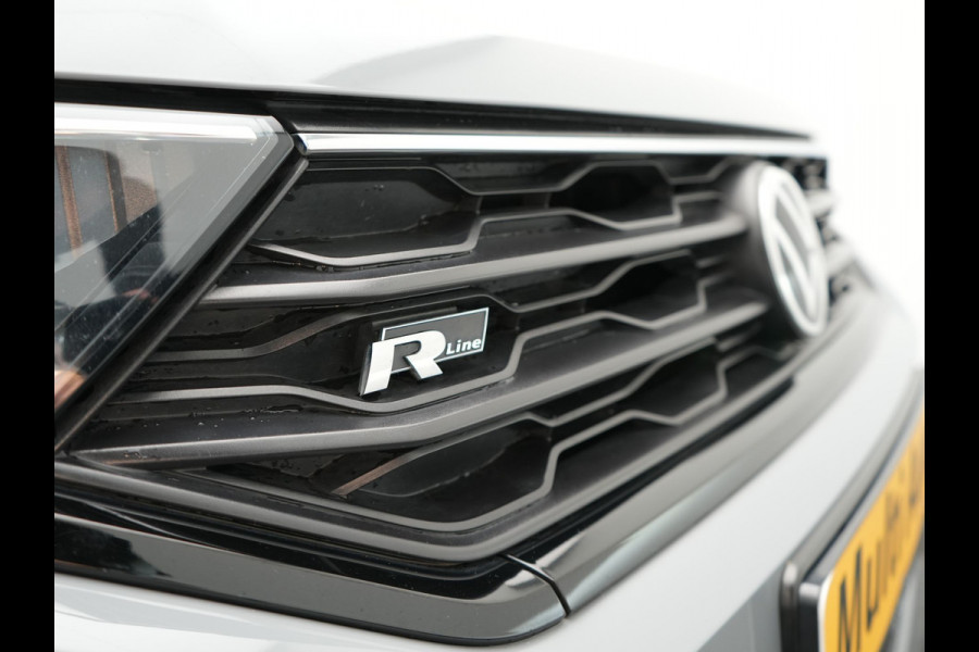 Volkswagen T-Roc Cabrio 1.5 TSI 2 x R-Line 150pk DSG Dealer O.H | Valcona Lederen Sportstoelen | Adaptive Cruise | Trekhaak Afn. | Beats Audio | IQ Drive | 19"L.M | Camera | Stuurverwarming |  Keyless | Matrix LED |