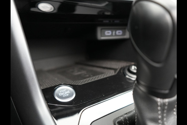 Volkswagen T-Roc Cabrio 1.5 TSI 2 x R-Line 150pk DSG Dealer O.H | Valcona Lederen Sportstoelen | Adaptive Cruise | Trekhaak Afn. | Beats Audio | IQ Drive | 19"L.M | Camera | Stuurverwarming |  Keyless | Matrix LED |