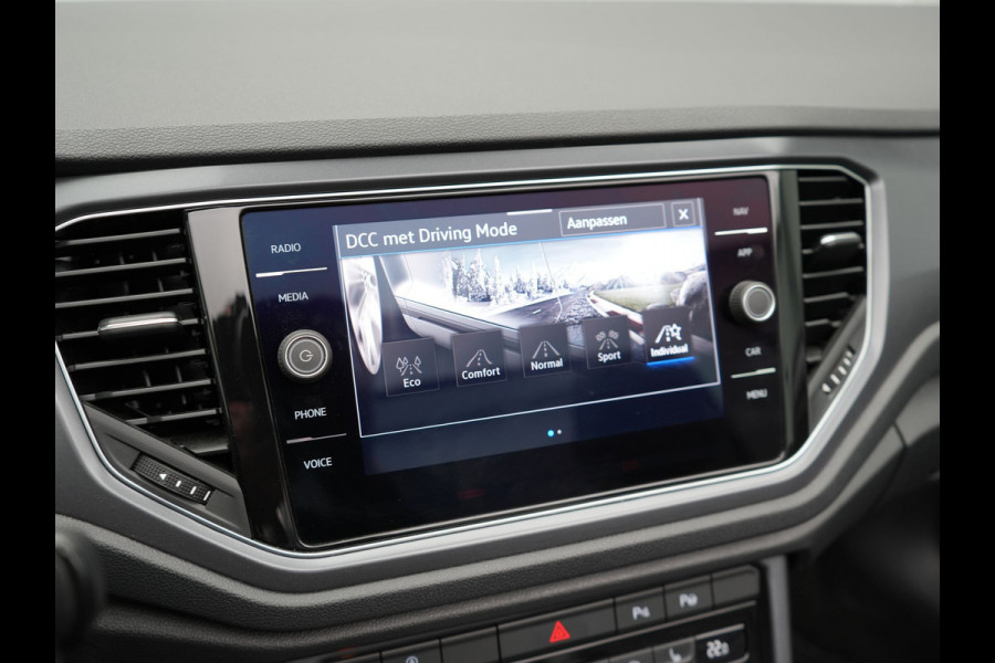 Volkswagen T-Roc Cabrio 1.5 TSI 2 x R-Line 150pk DSG Dealer O.H | Valcona Lederen Sportstoelen | Adaptive Cruise | Trekhaak Afn. | Beats Audio | IQ Drive | 19"L.M | Camera | Stuurverwarming |  Keyless | Matrix LED |