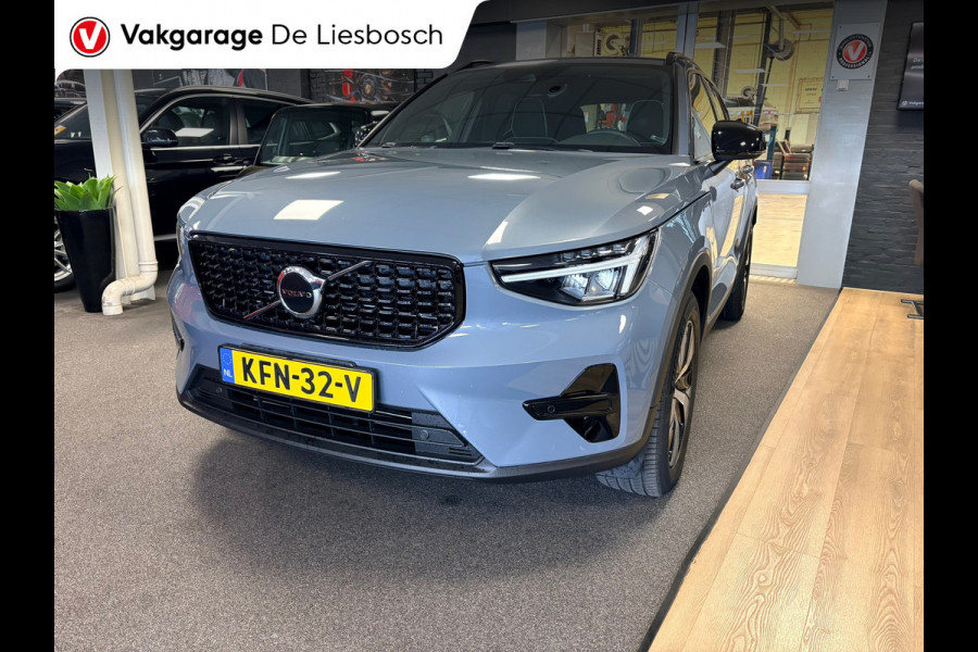 Volvo XC40 1.5 T4 Plug-in hybrid Plus Dark / Harman-Kardon / pilot assist / camera / stuur en stoel verwarming
