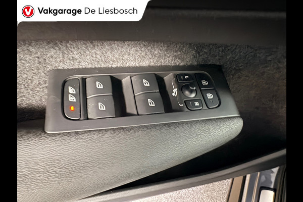 Volvo XC40 1.5 T4 Plug-in hybrid Plus Dark / Harman-Kardon / pilot assist / camera / stuur en stoel verwarming