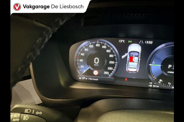 Volvo XC40 1.5 T4 Plug-in hybrid Plus Dark / Harman-Kardon / pilot assist / camera / stuur en stoel verwarming