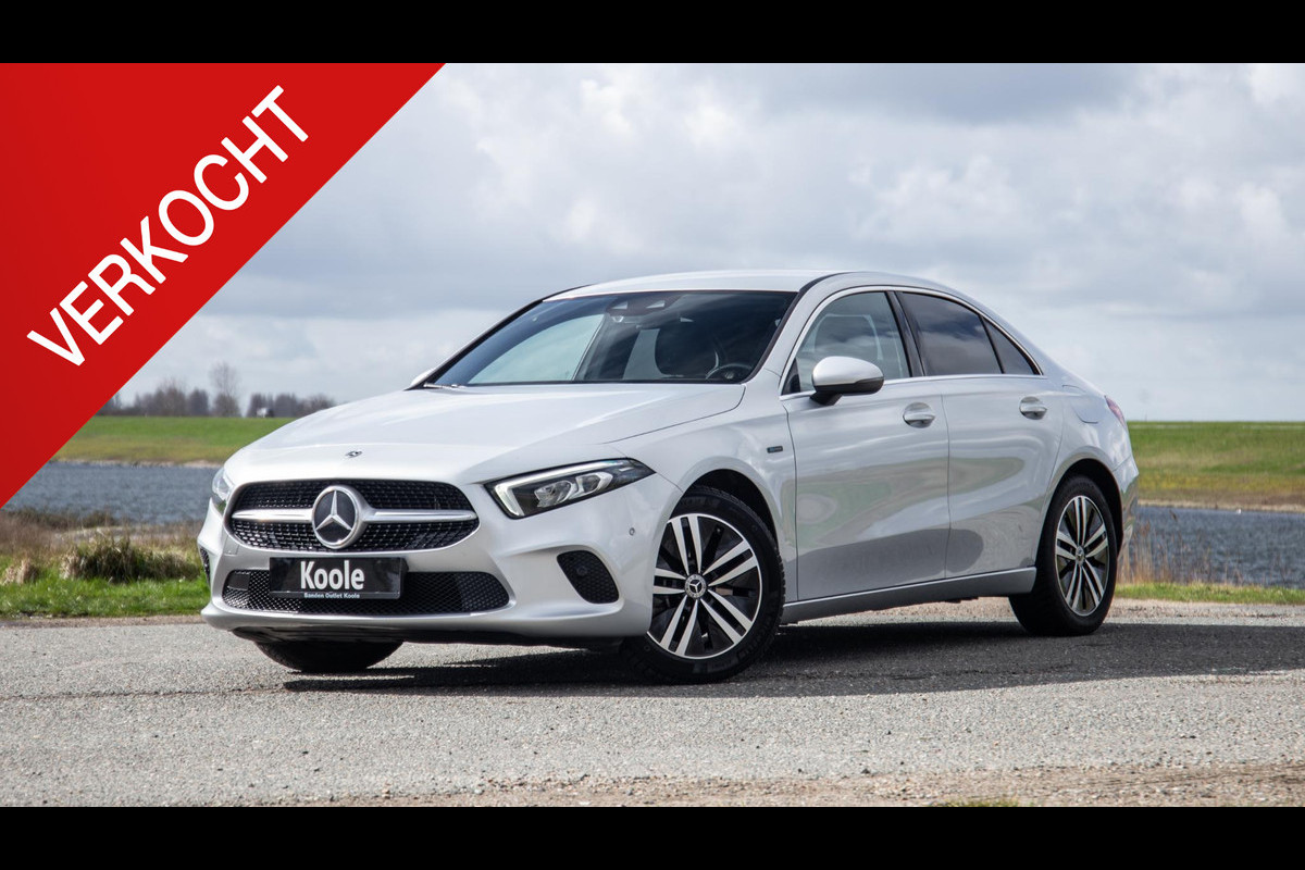 Mercedes-Benz A-Klasse 250 e Business Solution Luxury Limited CARPLAY / LEER / CAMERA / AUTOMAAT