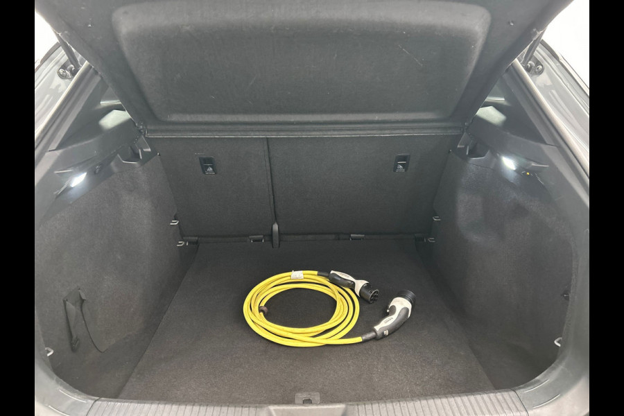 Volkswagen ID.4 Life 77 kWh | SOH 92% | Trekhaak | Stoelverwarming | Origineel NL