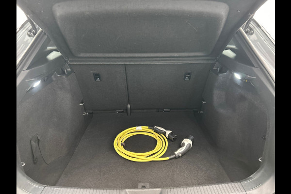 Volkswagen ID.4 Life 77 kWh | SOH 92% | Trekhaak | Stoelverwarming | Origineel NL