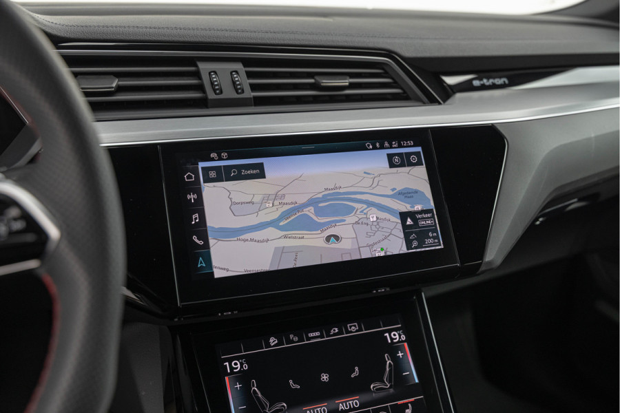 Audi Q8 e-tron 55 Quattro 408pk 115 kWh S-stoelen Pano B&O