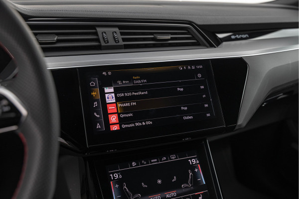 Audi Q8 e-tron 55 Quattro 408pk 115 kWh S-stoelen Pano B&O