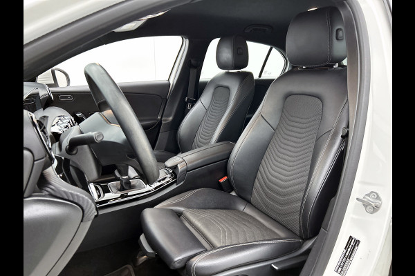 Mercedes-Benz A-Klasse 200 Premium Plus AANBIEDING! (Dealer Onderhouden, Navi, StoelV, Lane Assist, Parkeersensoren, Etc)