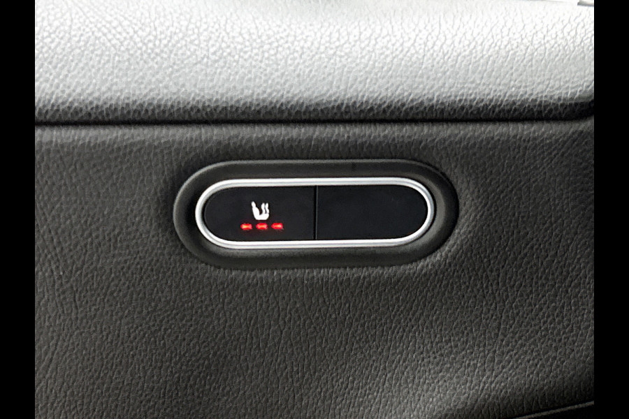 Mercedes-Benz A-Klasse 200 Premium Plus AANBIEDING! (Dealer Onderhouden, Navi, StoelV, Lane Assist, Parkeersensoren, Etc)