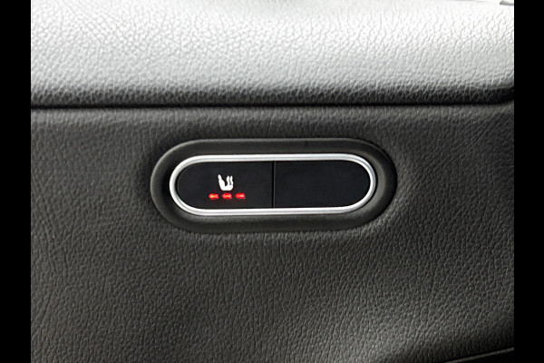 Mercedes-Benz A-Klasse 200 Premium Plus AANBIEDING! (Dealer Onderhouden, Navi, StoelV, Lane Assist, Parkeersensoren, Etc)