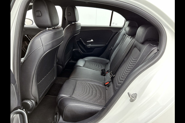 Mercedes-Benz A-Klasse 200 Premium Plus AANBIEDING! (Dealer Onderhouden, Navi, StoelV, Lane Assist, Parkeersensoren, Etc)
