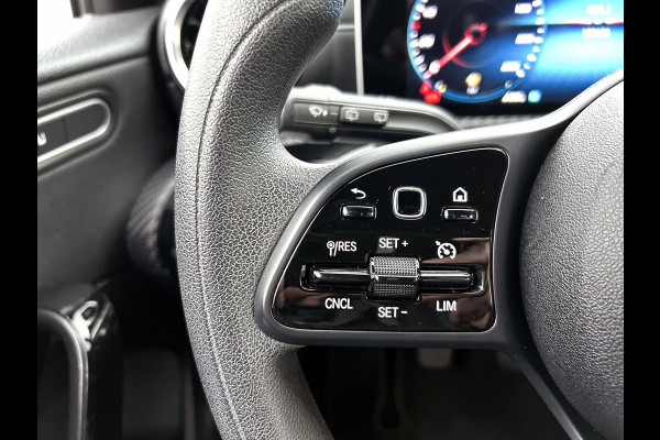 Mercedes-Benz A-Klasse 200 Premium Plus AANBIEDING! (Dealer Onderhouden, Navi, StoelV, Lane Assist, Parkeersensoren, Etc)