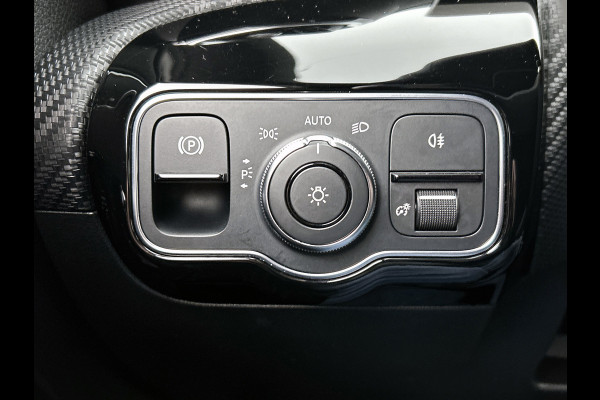 Mercedes-Benz A-Klasse 200 Premium Plus AANBIEDING! (Dealer Onderhouden, Navi, StoelV, Lane Assist, Parkeersensoren, Etc)