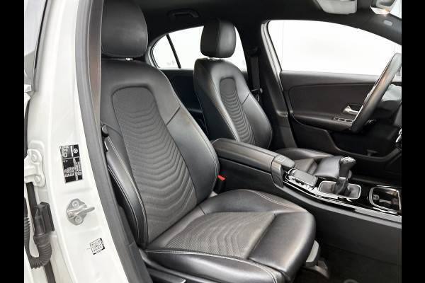 Mercedes-Benz A-Klasse 200 Premium Plus AANBIEDING! (Dealer Onderhouden, Navi, StoelV, Lane Assist, Parkeersensoren, Etc)