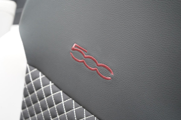 Fiat 500C 1.0 Hybrid Star | Navigatie | Apple Carplay | Climate control | Parkeersensoren | Half leder