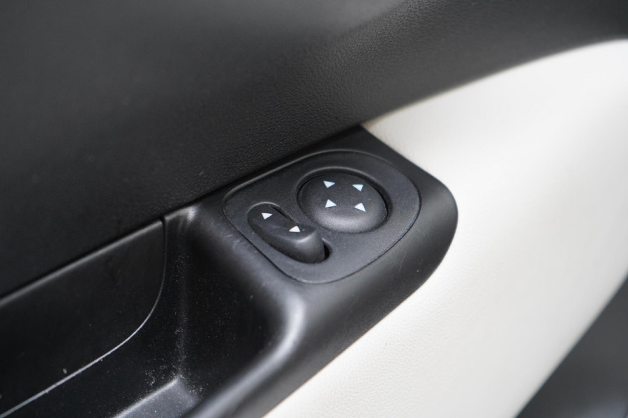 Fiat 500C 1.0 Hybrid Star | Navigatie | Apple Carplay | Climate control | Parkeersensoren | Half leder