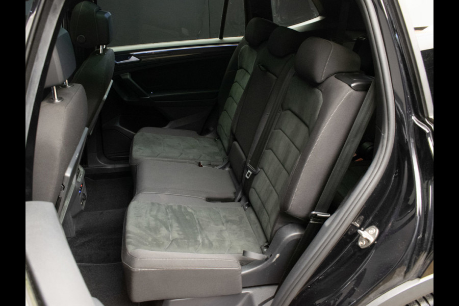 Volkswagen Tiguan Allspace 1.5 TSI Highline Business R 7p. (APPLECAR PLAY,PANORAMADAK,CAMERA,ALCANTARA,STOELVERWARMING,3DVIEW,LED)