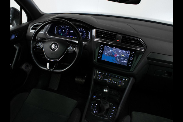 Volkswagen Tiguan Allspace 1.5 TSI Highline Business R 7p. (APPLECAR PLAY,PANORAMADAK,CAMERA,ALCANTARA,STOELVERWARMING,3DVIEW,LED)