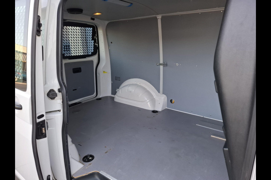 Volkswagen Transporter 2.0 TDI L1H1 Highline AIRCO / TREKHAAK / 3 ZITS / EURO 6 / N.A.P