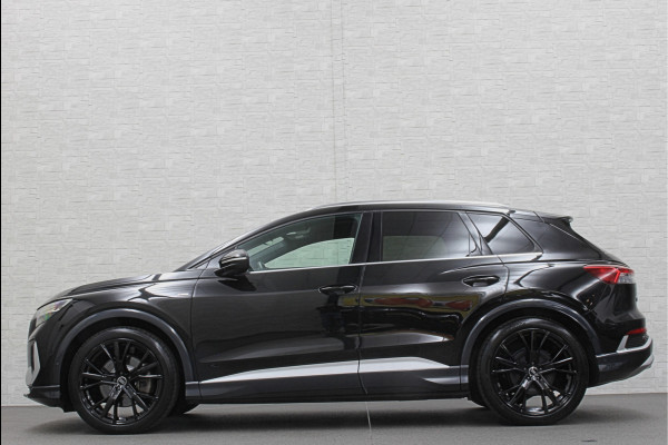 Audi Q4 e-tron 45 Quattro S-Line 77 kWh | ACC | Matrix-LED | Keyless-Entry | Standkachel | Carplay | Lane Assist | 3-Zone Clima | Stoelverwarming | Getint Glas | Autom. Parkeren | Virtual Cockpit |