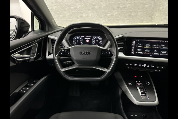 Audi Q4 e-tron 45 Quattro S-Line 77 kWh | ACC | Matrix-LED | Keyless-Entry | Standkachel | Carplay | Lane Assist | 3-Zone Clima | Stoelverwarming | Getint Glas | Autom. Parkeren | Virtual Cockpit |