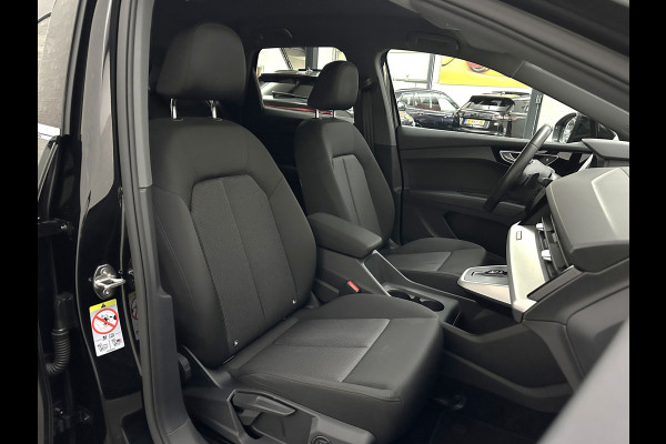 Audi Q4 e-tron 45 Quattro S-Line 77 kWh | ACC | Matrix-LED | Keyless-Entry | Standkachel | Carplay | Lane Assist | 3-Zone Clima | Stoelverwarming | Getint Glas | Autom. Parkeren | Virtual Cockpit |