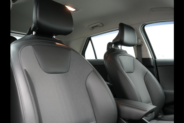 Kia Niro 1.6 GDi DynamicLine PHEV 182pk Dealer O.H. | Trekhaak Afn. | Adaptive Cruise | Camera | Sportstoelen & Stuur Verwarmd | Keyless | Blis | Apple Carplay | Sfeerverlichting | Navigatie | Virtual | DAB | Plug In Hybrid |