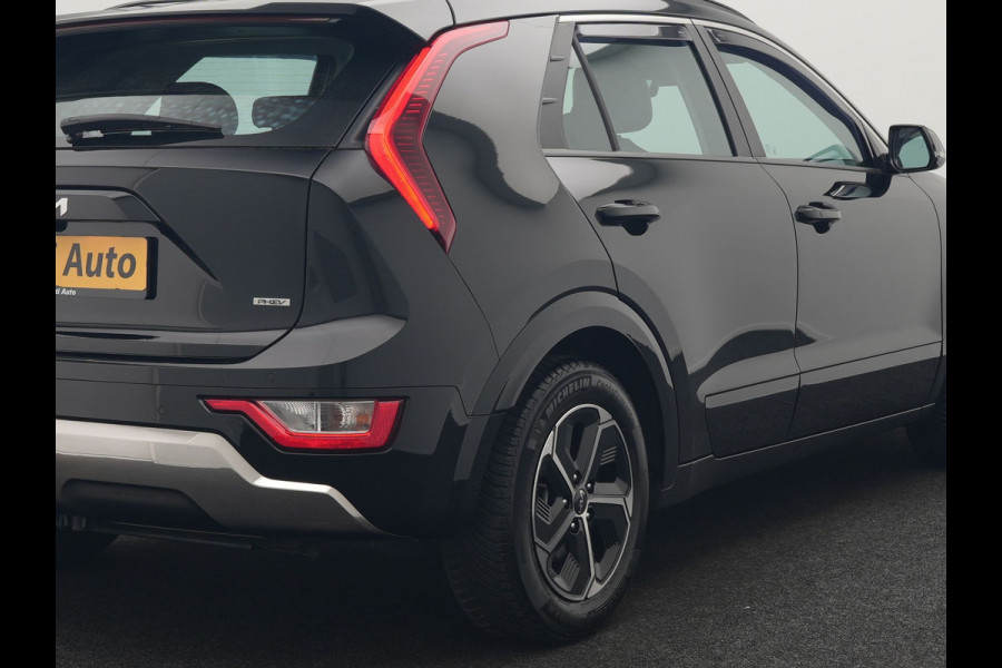 Kia Niro 1.6 GDi DynamicLine PHEV 182pk Dealer O.H. | Trekhaak Afn. | Adaptive Cruise | Camera | Sportstoelen & Stuur Verwarmd | Keyless | Blis | Apple Carplay | Sfeerverlichting | Navigatie | Virtual | DAB | Plug In Hybrid |