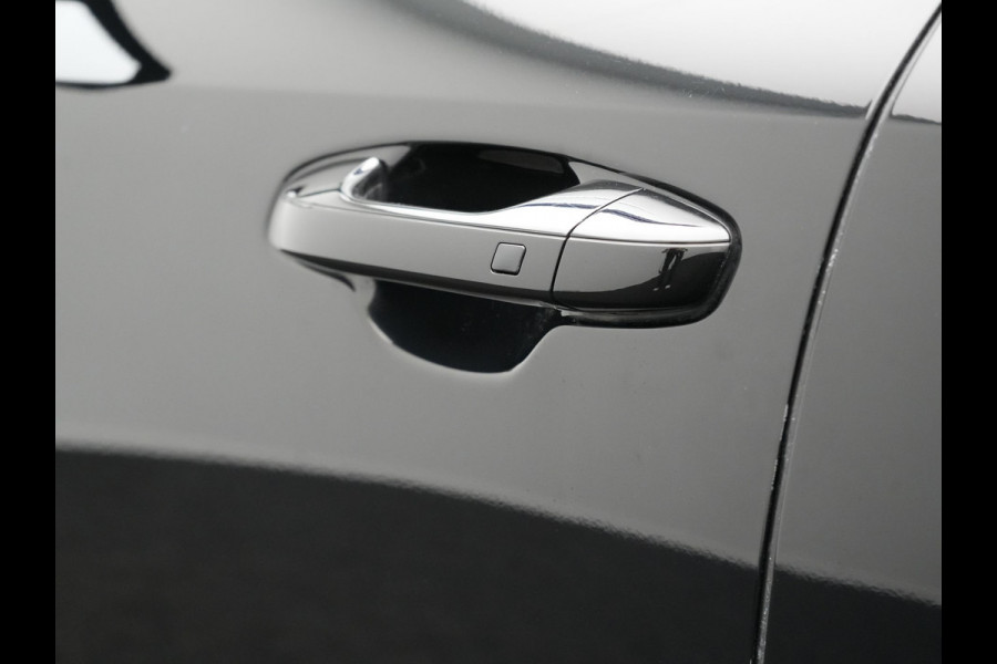 Kia Niro 1.6 GDi DynamicLine PHEV 182pk Dealer O.H. | Trekhaak Afn. | Adaptive Cruise | Camera | Sportstoelen & Stuur Verwarmd | Keyless | Blis | Apple Carplay | Sfeerverlichting | Navigatie | Virtual | DAB | Plug In Hybrid |