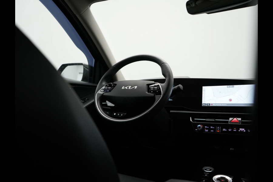 Kia Niro 1.6 GDi DynamicLine PHEV 182pk Dealer O.H. | Trekhaak Afn. | Adaptive Cruise | Camera | Sportstoelen & Stuur Verwarmd | Keyless | Blis | Apple Carplay | Sfeerverlichting | Navigatie | Virtual | DAB | Plug In Hybrid |