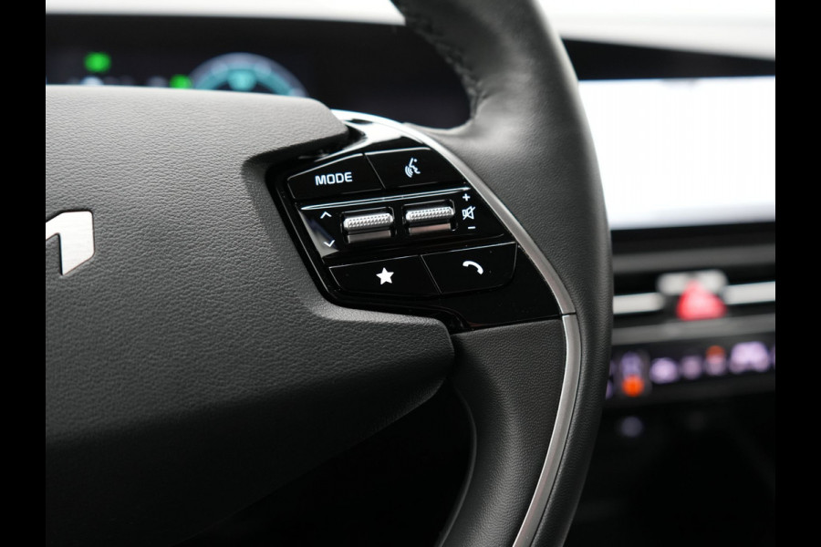 Kia Niro 1.6 GDi DynamicLine PHEV 182pk Dealer O.H. | Trekhaak Afn. | Adaptive Cruise | Camera | Sportstoelen & Stuur Verwarmd | Keyless | Blis | Apple Carplay | Sfeerverlichting | Navigatie | Virtual | DAB | Plug In Hybrid |