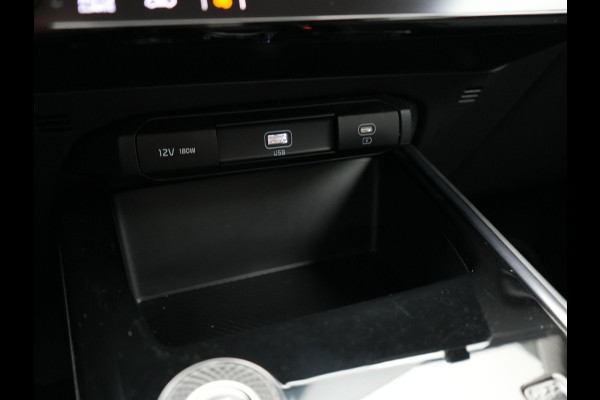 Kia Niro 1.6 GDi DynamicLine PHEV 182pk Dealer O.H. | Trekhaak Afn. | Adaptive Cruise | Camera | Sportstoelen & Stuur Verwarmd | Keyless | Blis | Apple Carplay | Sfeerverlichting | Navigatie | Virtual | DAB | Plug In Hybrid |