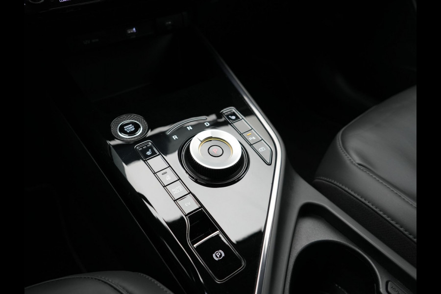 Kia Niro 1.6 GDi DynamicLine PHEV 182pk Dealer O.H. | Trekhaak Afn. | Adaptive Cruise | Camera | Sportstoelen & Stuur Verwarmd | Keyless | Blis | Apple Carplay | Sfeerverlichting | Navigatie | Virtual | DAB | Plug In Hybrid |