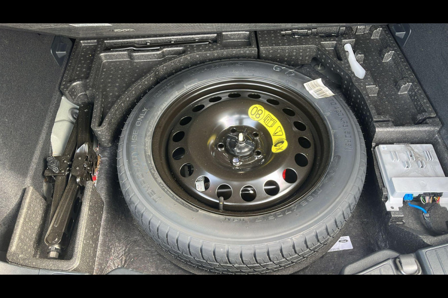 Ford Kuga 2.5 FHEV ST-Line X 190pk | Driver Assistance Pack | Winterpack | Panoramadak | Technology Pack | Geen Stekker nodig | All Season banden