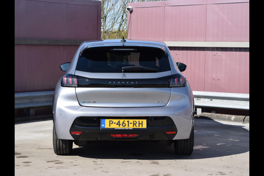 Peugeot e-208 EV GT Pack 50 kWh SOH 94% | CAMERA MET SENSOREN | NAVI & CARPLAY | E.C.C. |
