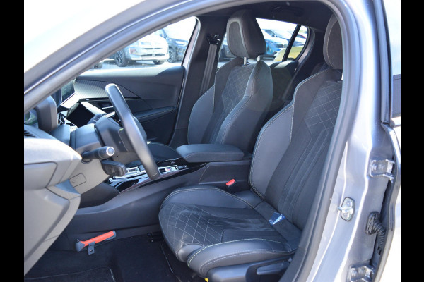 Peugeot e-208 EV GT Pack 50 kWh SOH 94% | CAMERA MET SENSOREN | NAVI & CARPLAY | E.C.C. |