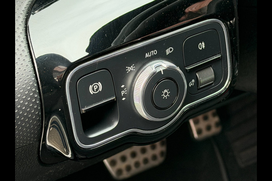 Mercedes-Benz CLA-Klasse 250 e Shooting Brake AMG Pano Burmester