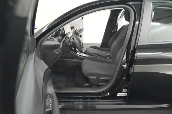 Peugeot 208 Hybrid 110 e-DCS6 Style | Parkeersensoren | Apple Carplay | Cruise Control | Airco