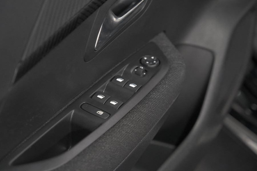 Peugeot 208 Hybrid 110 e-DCS6 Style | Parkeersensoren | Apple Carplay | Cruise Control | Airco