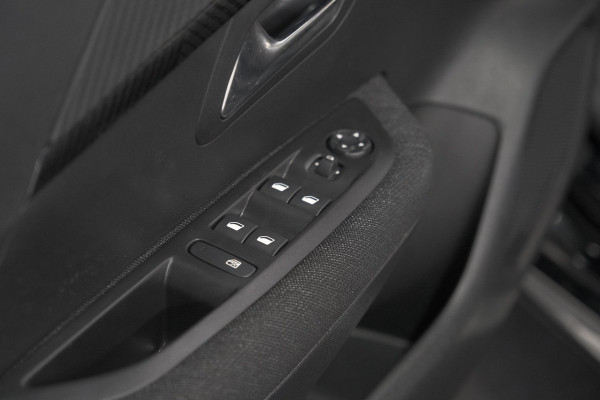 Peugeot 208 Hybrid 110 e-DCS6 Style | Parkeersensoren | Apple Carplay | Cruise Control | Airco